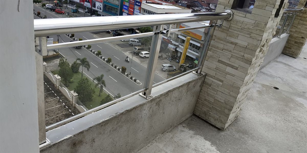 Balkon Kaca Aleng Serba Motor - Dokumentasi Proyek